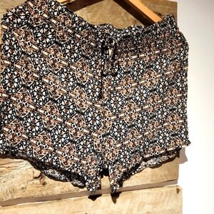 Retrllogy - Patterned Black and Brown Women's Shorts